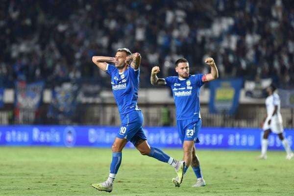 Del Pino: Kemenangan Persib Atas PSS Sleman Berkat Semangat Pantang Menyerah