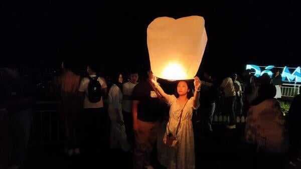 Sambut Tahun Baru 2025, Ratusan Lampion Diterbangkan Di Kawasan Patuk  Gunungkidul