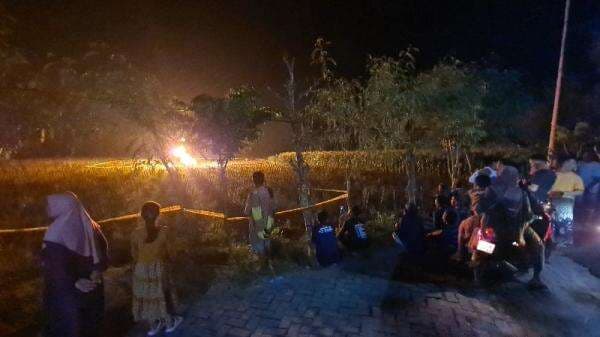 Semburan Gas yang Dibakar di Sukosewu Bojonegoro, Jadi Tontonan Warga Semburan Gas yang Dibakar di Sukosewu Bojonegoro, Jadi Tontonan Warga