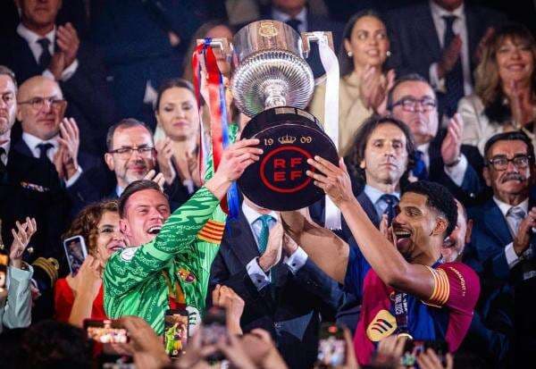 Barcelona Juara Copa Del Rey Usai Kalahkan Real Madrid, Los Blancos Terancam Puasa Gelar Barcelona Juara Copa Del Rey Usai Kalahkan Real Madrid, Los Blancos Terancam Puasa Gelar