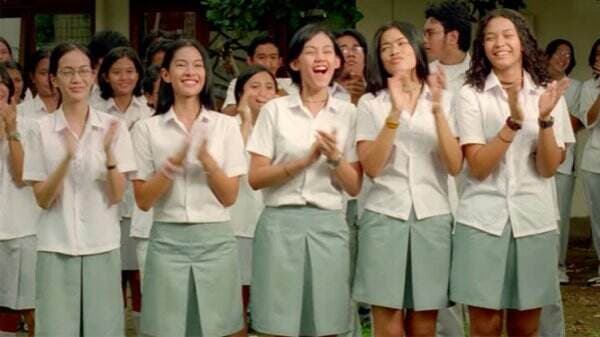 Viral Fakta soal Seragam Geng Cinta di Film AADC, Begini Respons Nicholas Saputra Viral Fakta soal Seragam Geng Cinta di Film AADC, Begini Respons Nicholas Saputra