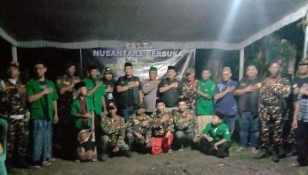 Jaga Kamtibmas, Polri dan Ansor Buka Puasa Bersama di Posko Mudik Bok Putih Jombang Jaga Kamtibmas, Polri dan Ansor Buka Puasa Bersama di Posko Mudik Bok Putih Jombang