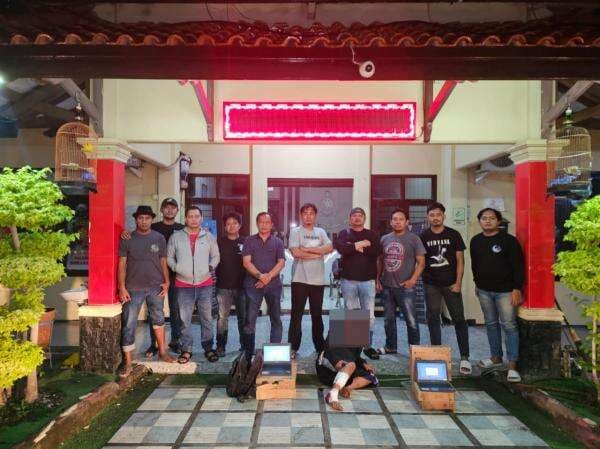 Apes, Bobol Sekolah Pria Ini Dapat Hadiah Timah Panas Oleh Polisi Apes, Bobol Sekolah Pria Ini Dapat Hadiah Timah Panas Oleh Polisi