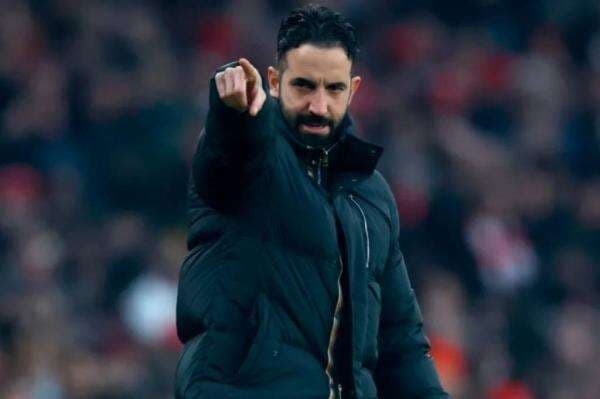 MU Ngebet Datangkan Gelandang Rp2,2 Triliun, Siap Pecahkan Rekor Transfer! MU Ngebet Datangkan Gelandang Rp2,2 Triliun, Siap Pecahkan Rekor Transfer!