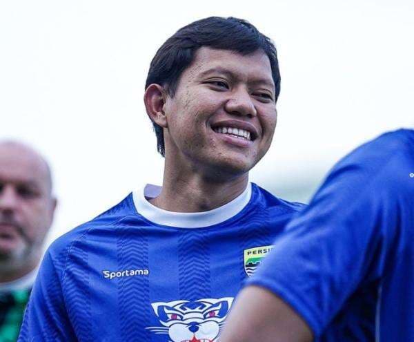 Bongkar Kekuatan Mantan Tim, Adam Alis Optimis Menangi Laga Borneo FC vs Persib Bandung Bongkar Kekuatan Mantan Tim, Adam Alis Optimis Menangi Laga Borneo FC vs Persib Bandung