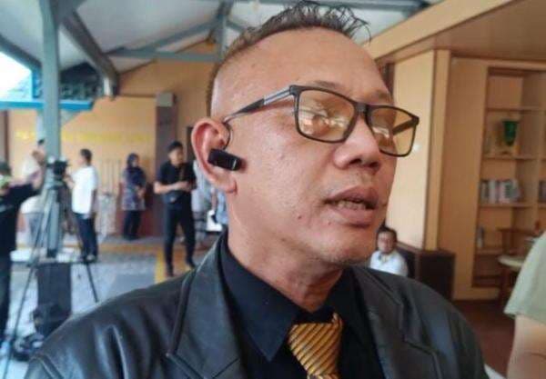 Jadi Tersangka Pemalsuan Dokumen, ZM Penggugat Ijazah Jokowi Mundur dari TIPU UGM Jadi Tersangka Pemalsuan Dokumen, ZM Penggugat Ijazah Jokowi Mundur dari TIPU UGM