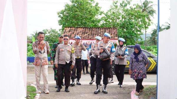 Polres Banjar Perkuat Hubungan dengan Warga Lewat Bakti Sosial