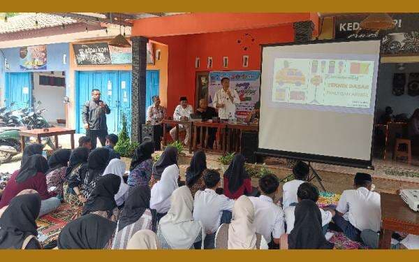 Siswa Sekolah Menengah di Rancah Ciamis Antusias Ikuti Pelatihan Dasar-dasar Penulisan Artikel