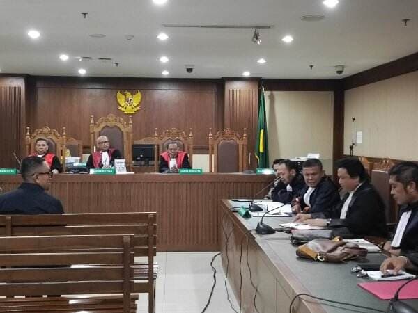 Ahmad Sahroni Tak Terima Dituduh Keluar Duit Rp30 Miliar untuk Atur Hukum