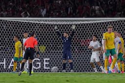 Aksi Gila Maarten Paes Bikin 4 Penyelamatan Krusial, Timnas Indonesia Tahan Australia 0-0!