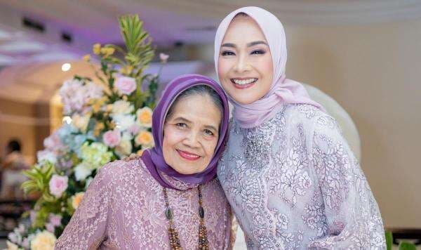 Alya Rohali Berduka, Ibunda Meninggal Dunia Alya Rohali Berduka, Ibunda Meninggal Dunia