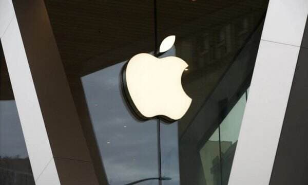 Apple Buru-Buru Angkut 1,5 Juta Unit iPhone dari India ke AS untuk Hindari Tarif Trump Apple Buru-Buru Angkut 1,5 Juta Unit iPhone dari India ke AS untuk Hindari Tarif Trump