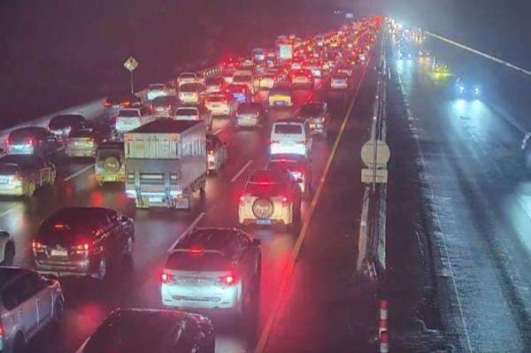 Menhub: Perpanjangan WFA ASN Dapat Urai Kepadatan Arus Balik Lebaran 2025 Menhub: Perpanjangan WFA ASN Dapat Urai Kepadatan Arus Balik Lebaran 2025