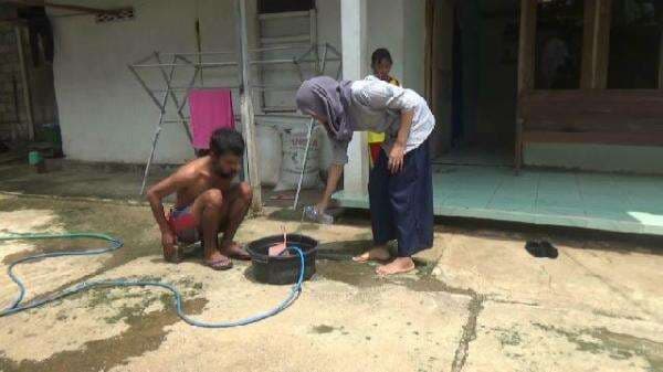 Hari Ibu, Janda Empat Anak Jadi Relawan Rutin Mandikan ODGJ,yang Sering Ngamuk Pukuli Orang Tua