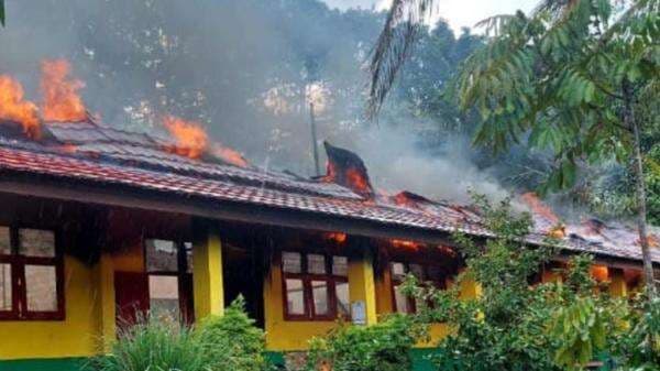 Gedung SMPN 5 Tanjung Redeb Ludes Terbakar, Diduga Dipicu Korsleting Listrik