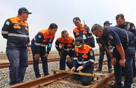 KAI Daop 3 Cirebon Pastikan Prasarana Andal untuk Libur Natal dan Tahun Baru 2024/2025