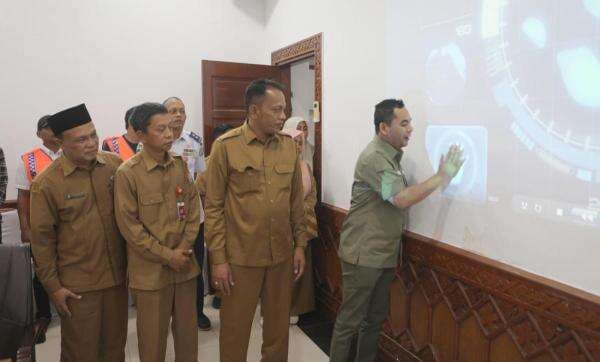 Pemko Lhokseumawe Luncurkan SIJAKIR, Solusi Digital untuk Maksimalkan Pendapatan Asli Daerah Pemko Lhokseumawe Luncurkan SIJAKIR, Solusi Digital untuk Maksimalkan Pendapatan Asli Daerah