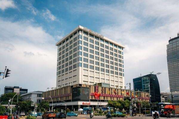 Sarinah Tebar Diskon dan Buka hingga Tengah Malam saat Malam Tahun Baru 2026 Sarinah Tebar Diskon dan Buka hingga Tengah Malam saat Malam Tahun Baru 2026