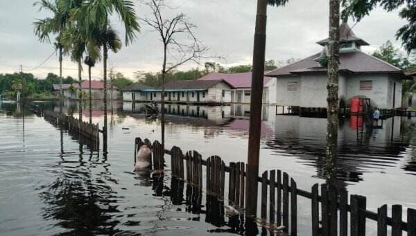 Banjir Besar Terjang&nbsp;14 Desa di Mempawah, 20.549 Jiwa Terdampak dan 500 Mengungsi