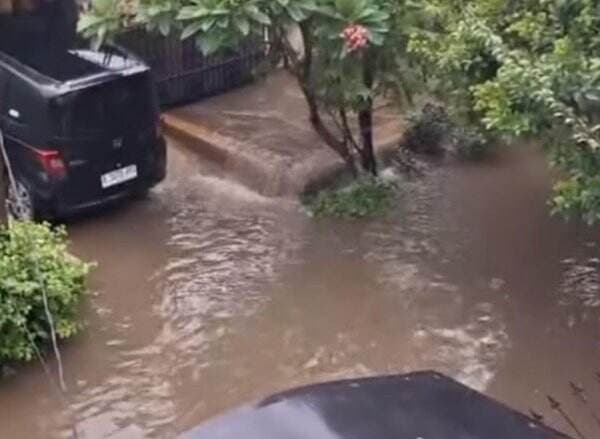 Hujan Lebat, Sejumlah Permukiman di Tangsel Terendam Banjir