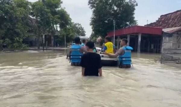 Banjir Terjang Demak Akibat Tanggul Jebol, 1.200 Warga Mranak Mengungsi
