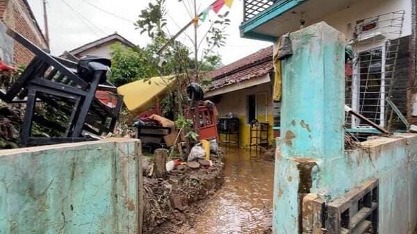 Cerita Korban Banjir di Banjaran Bandung, Panik Air Naik sampai 2 Meter