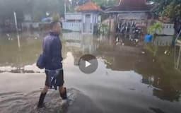 Brebes Dikepung Banjir usai Diguyur Hujan Deras, 1 Tewas Terseret Arus