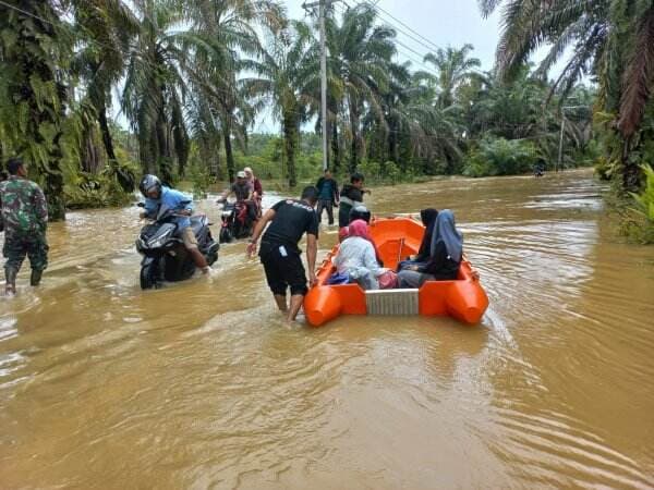 Banjir Melanda Aceh Singkil, 2.299 Warga TerdampakÂ 