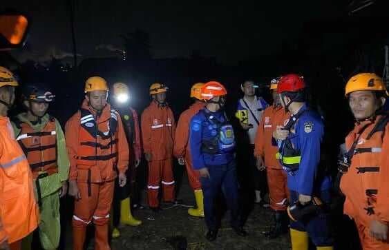 Banjir Rendam Ratusan Rumah di Purwakarta akibat Tanggul Jebol, 156 Warga Mengungsi Banjir Rendam Ratusan Rumah di Purwakarta akibat Tanggul Jebol, 156 Warga Mengungsi