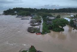 Titik Banjir di Sulsel Terus Bertambah, Basarnas Makassar Terjunkan Tim Evakuasi