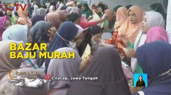 Emak-Emak Serbu Bazar Pakaian Murah di Cilacap, Baju Lebaran Rp5 Ribu Jadi Rebutan Emak-Emak Serbu Bazar Pakaian Murah di Cilacap, Baju Lebaran Rp5 Ribu Jadi Rebutan