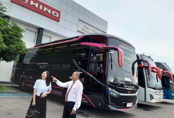 Hino Bus Perkuat Dominasi di Jawa Timur, Gelar Bus Customer Gathering untuk Pelanggan Setia