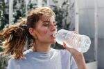 Benarkah Minum Air dari Botol Plastik Menyebabkan Diabetes?