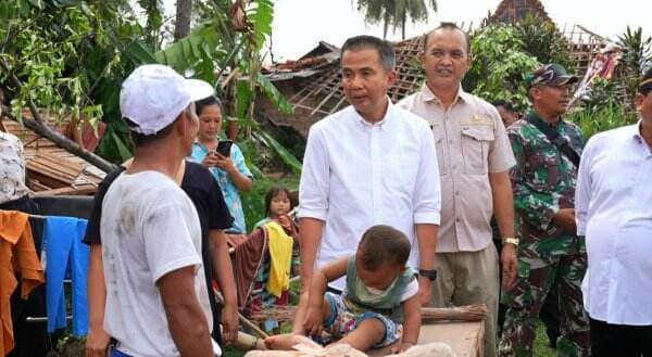 Hujan Angin Terjang Bogor, Bey Pastikan Rumah Warga Terdampak Dapat Bantuan