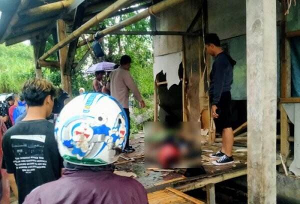  Berteduh di Warung, Pegawai Pemda Tewas Tersambar Petir   