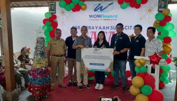 Bantu Panti Werda Widhi Asih di Solo, WOM Finance Berbagi Kebahagiaan Natal