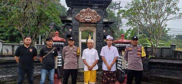 Polres Pemalang Amankan Rangkaian Ibadah Nyepi di Pura Satya Dharma Surajaya Polres Pemalang Amankan Rangkaian Ibadah Nyepi di Pura Satya Dharma Surajaya