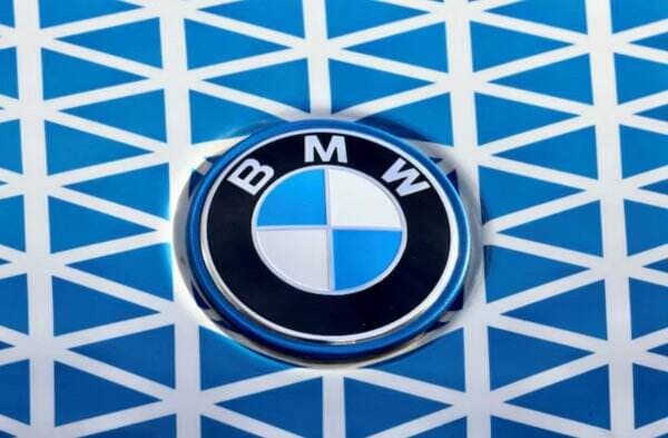 Kalahkan Tesla, BMW Jadi Raja Pasar Mobil Listrik di Eropa