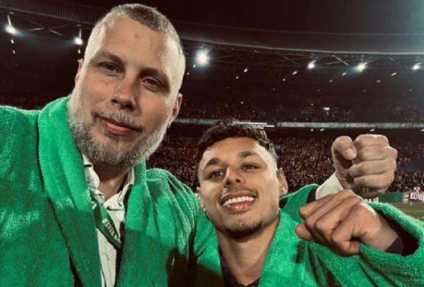 Asisten Patrick Kluivert Rasakan Podium Juara Go Ahead Eagles bareng Dean James Asisten Patrick Kluivert Rasakan Podium Juara Go Ahead Eagles bareng Dean James