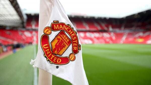 Breaking News: Mantan Pemain Manchester United Resmi Pensiun di Usia 32 Tahun!