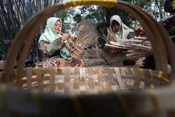 BRI Group Ciptakan Ekonomi Inklusif di Hari Kartini, Berdayakan 14,4 Juta Pengusaha Wanita BRI Group Ciptakan Ekonomi Inklusif di Hari Kartini, Berdayakan 14,4 Juta Pengusaha Wanita
