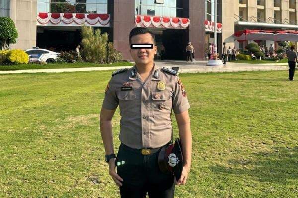 Tampang Brigadir AK Oknum Polisi yang Diduga Bunuh Bayinya di Semarang Tampang Brigadir AK Oknum Polisi yang Diduga Bunuh Bayinya di Semarang