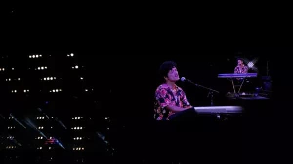 Bruno Mars Sukses Ajak Penonton Menggalau di JIS