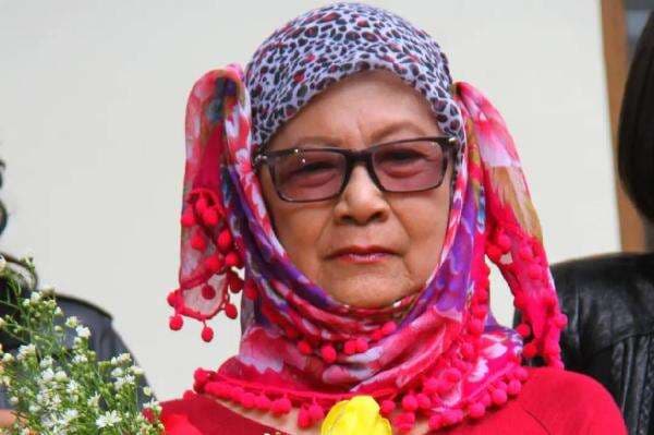 Innalillahi, Bunda Iffet Meninggal Dunia di Usia 87 Tahun Innalillahi, Bunda Iffet Meninggal Dunia di Usia 87 Tahun