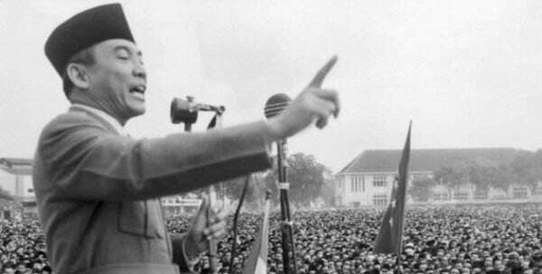 Peristiwa 23 Agustus: Pidato Pertama Bung Karno Lewat Radio Usai Kemerdekaan