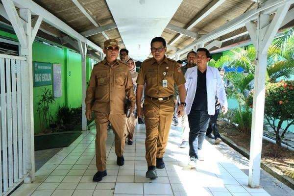 Pastikan Pelayanan Kesehatan Berjalan Maksimal, Bupati Kotabaru Kunjungi RSUD PJS Pastikan Pelayanan Kesehatan Berjalan Maksimal, Bupati Kotabaru Kunjungi RSUD PJS