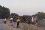 Bus Pariwisata Terguling di Tol Jombang, 1 Tewas