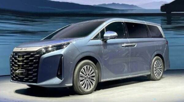 BYD Luncurkan MPV Hybrid Harga Rp600 Jutaan, Siap Saingi Alphard