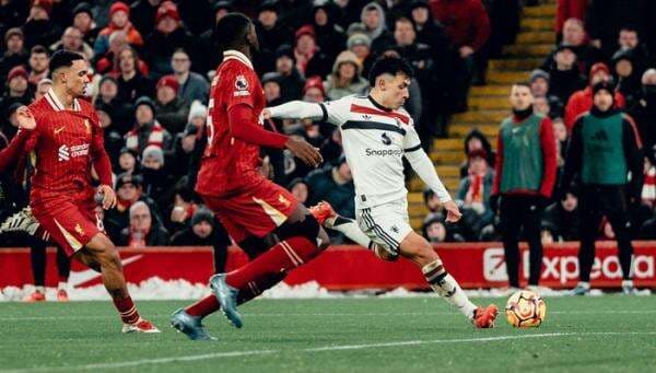 Hasil Bola Tadi Malam: Liverpool Ditahan Imbang Man United, AS Roma Kalahkan Lazio Hasil Bola Tadi Malam: Liverpool Ditahan Imbang Man United, AS Roma Kalahkan Lazio