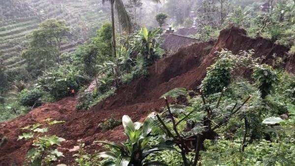 Desa Banaran Ponorogo Kembali Longsor hingga Ancam Belasan Rumah dan Putus Jalan